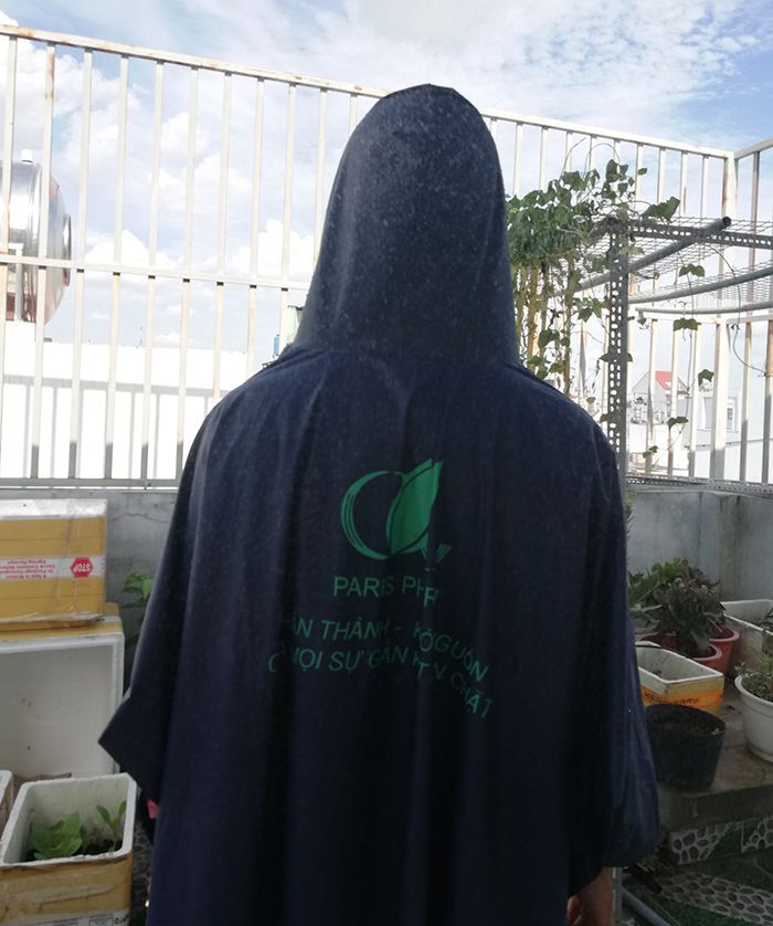 Áo mưa vải dù – áo mưa quà tặng paris pharm 04