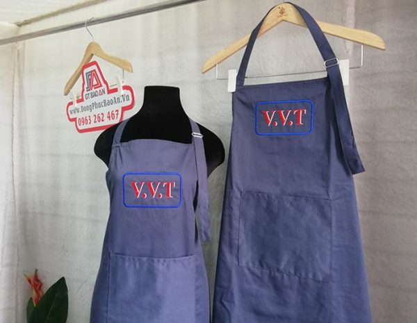 May tạp dề đồng phục quán in thêu logo V.V.T 02