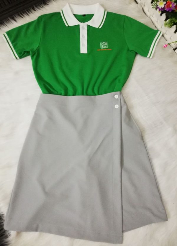 Áo thun và váy đồng phục giáo viên mầm non tư thục Sơn Ca 04