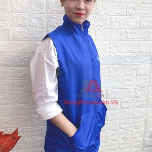 Nách áo gấp lai áo đều, đi chỉ chắc chắn. Đường may đẹp, không lỗi Áo khoác kéo cùng màu. Khóa kéo chịu cường lực tốt Bo áo suông, lai gấp đều, đường may cẩn thận Túi kiểu hàm ếch. Hai túi được phối vào hai bên vạt Thông số chuẩn, size áo đa dạng: S - M - L... Tùy theo yêu cầu của khách hàng mà GT Bảo An sẽ hỗ trợ phù hợp