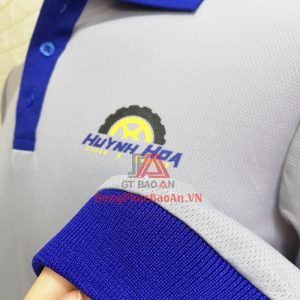 Mẫu Áo Thun Nam Dài Tay Cổ Trụ Xám Trắng Mâm Lốp Xe HUỲNH HOA – Xưởng may áo thun đồng phục Bình Tân – Tân Phú