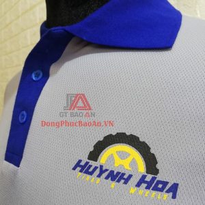 Mẫu Áo Thun Nam Dài Tay Cổ Trụ Xám Trắng Mâm Lốp Xe HUỲNH HOA – Xưởng may áo thun đồng phục Bình Tân – Tân Phú