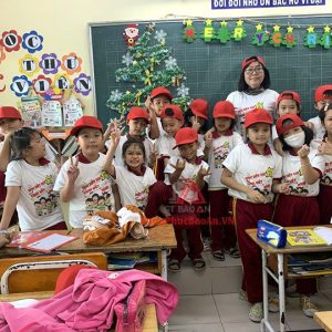 May Nón Kết Trẻ Em Đồng Phục, Mũ Lưỡi Trai Màu Đỏ Trơn Giá Rẻ Bình Tân
