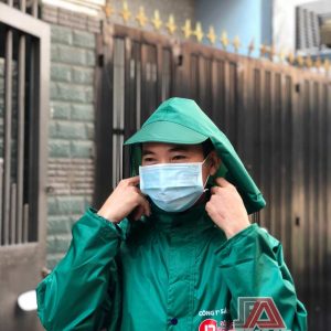 Xưởng sản xuất áo mưa TPHCM tốt nhất – Bộ quần áo mưa vải dù tổ ong cao cấp Lợi Dân