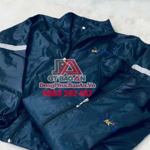 10+ Mẫu áo khoác gió đồng phục thông dụng nhất 2021 – Xưởng may áo khoác đồng phục theo yêu cầu TPHCM
