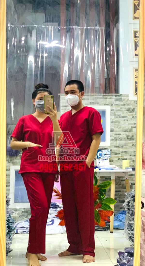 Bộ Scrubs Y khoa cổ tim nam nữ, Đồng phục y tá, kỹ thuật viên bệnh viện màu Đỏ Đô – Hàng cao cấp vải Cotton Hàn Quốc