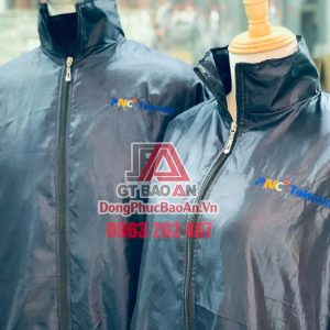 Đặt may áo khoác in logo công ty theo yêu cầu TPHCM - Mẫu áo khoác dù 2 lớp chống thấm PNC Telecom
