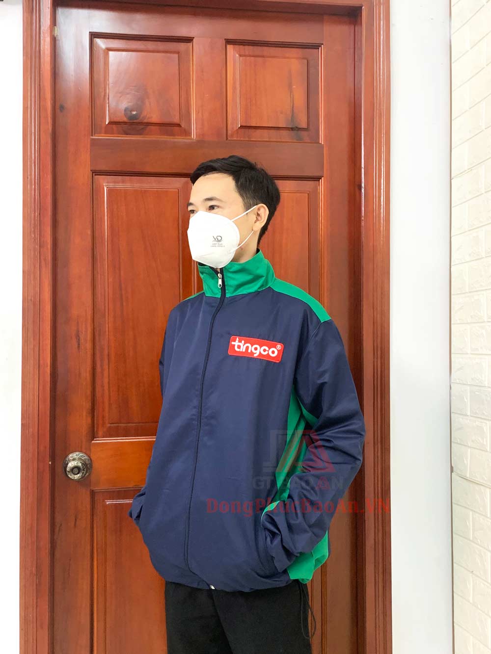 Đặt may áo khoác gió đồng phục công ty theo yêu cầu TPHCM Q.Bình Tân