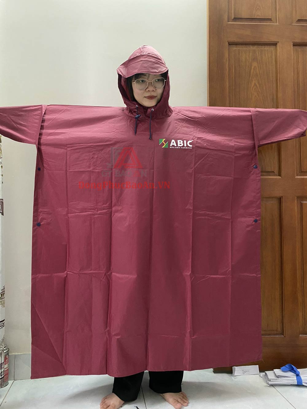 Đặt may áo mưa vân tổ ong cao cấp y tín TPHCM 2022 | Công ty bảo hiểm Agribank 