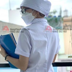 Bộ quần áo Blouse trắng tay ngắn cho y tá điều dưỡng (kèm nón) - Y Dược Học Dân Tộc