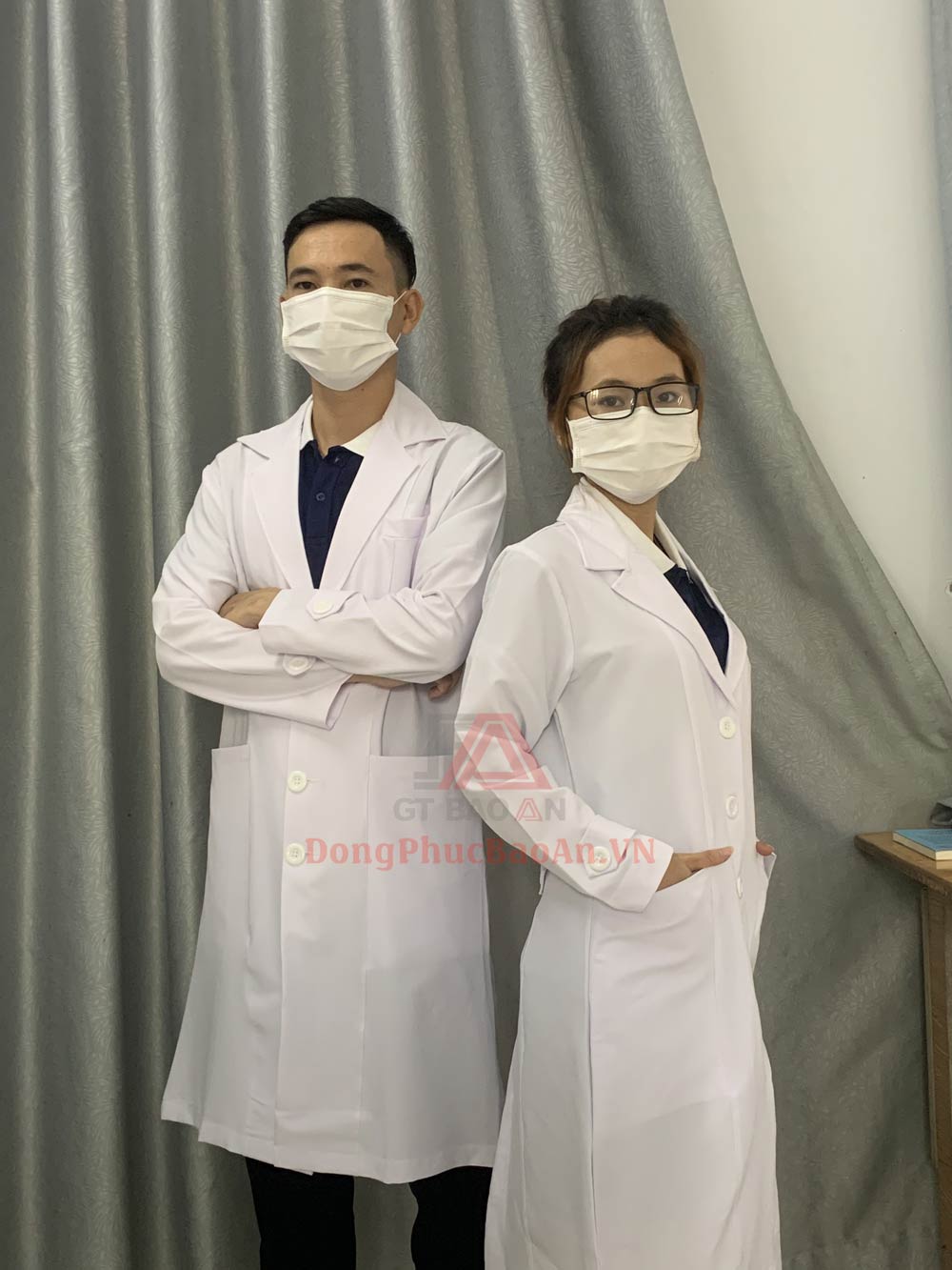 Tổng hợp áo blouse trắng tay dài - áo blu bác sĩ, phòng thí nghiệm mới nhất 2022