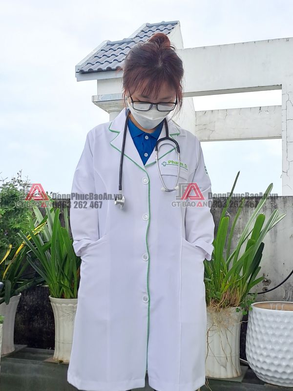 Mẫu áo blouse trắng dược sĩ, y tá nhà thuốc tay dài có logo theo yêu cầu giá rẻ TPHCM - Nhà thuốc Pharm.D