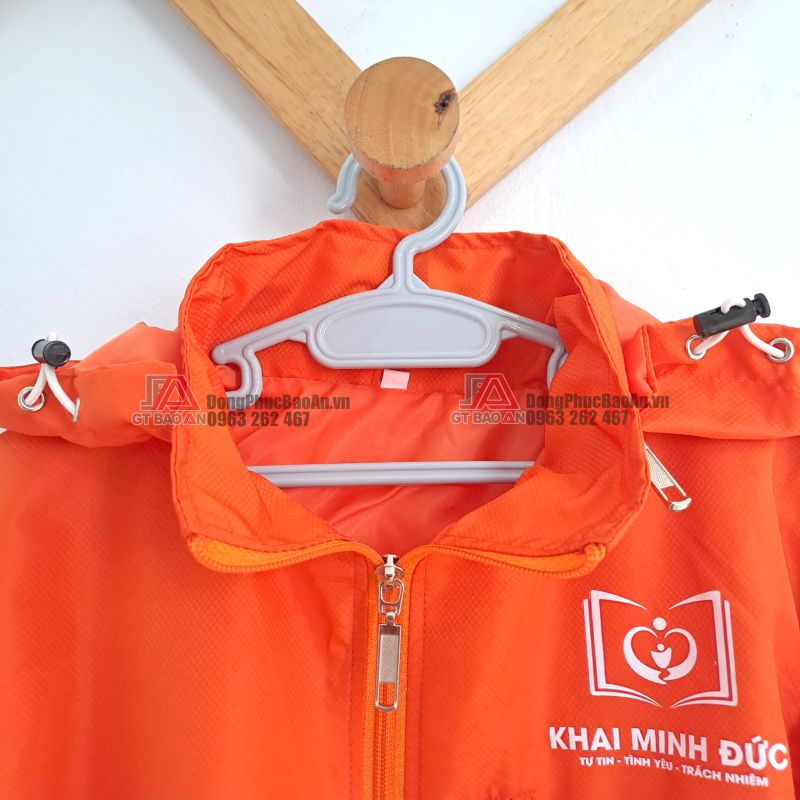 May áo khoác đồng phục mầm non cho bé có in logo giá rẻ TPHCM - Khai Minh Đức