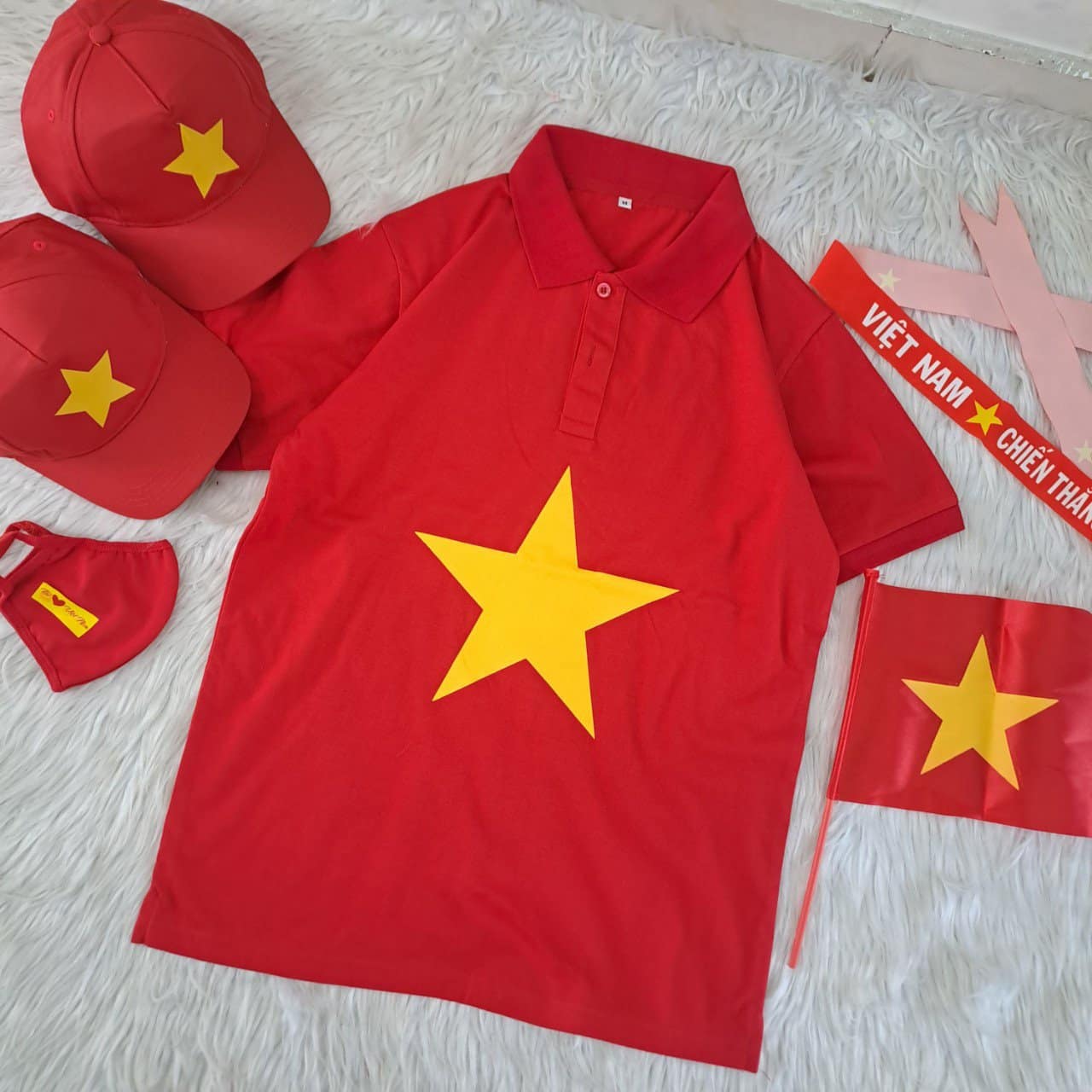 Áo cờ đỏ sao vàng