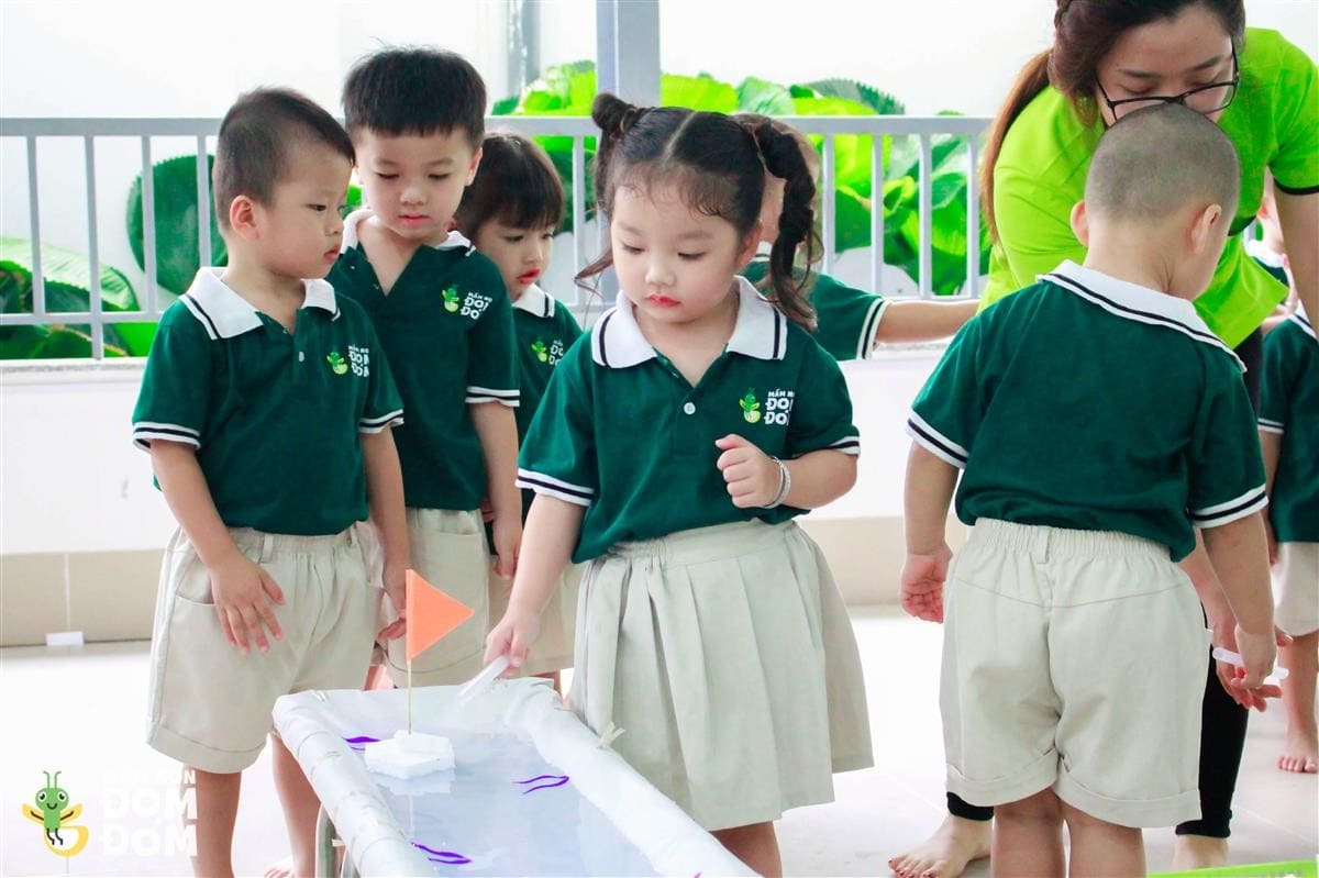 Những lưu ý khi đặt may đồng phục mầm non cho bé