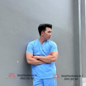 Bộ scrubs cổ tim chất lượng và cao cấp