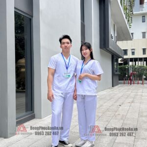 Bộ scrubs cổ tim cho nhân viên y tế
