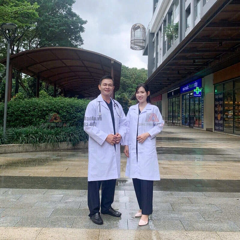 áo blouse trắng cotton