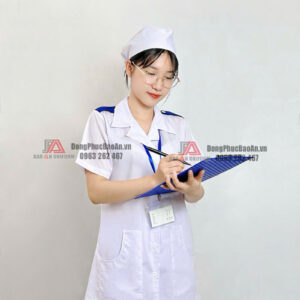 áo blouse trắng sinh viên y khoa