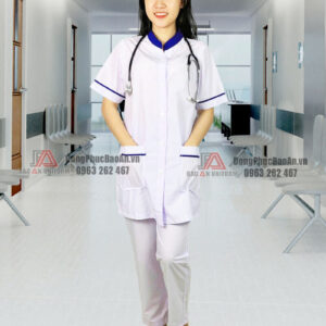 Áo dược sĩ nữ màu trắng, tay ngắn, cổ trụ