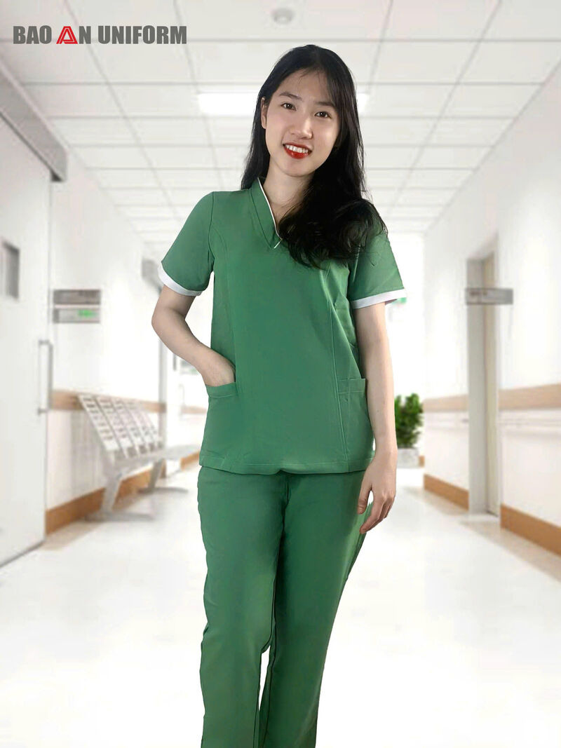 bộ scrubs cổ tim tay ngắn
