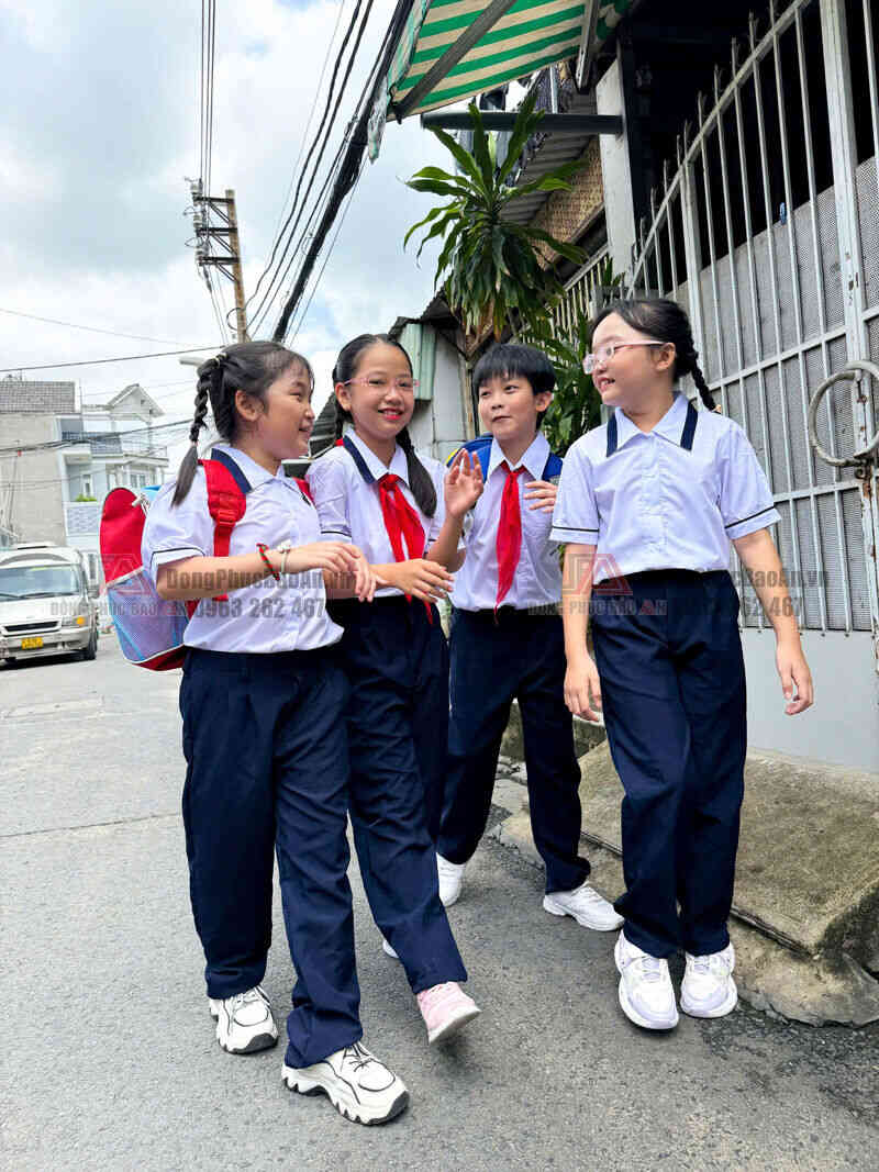 đặt may đồng phục học sinh tận xưởng là gì