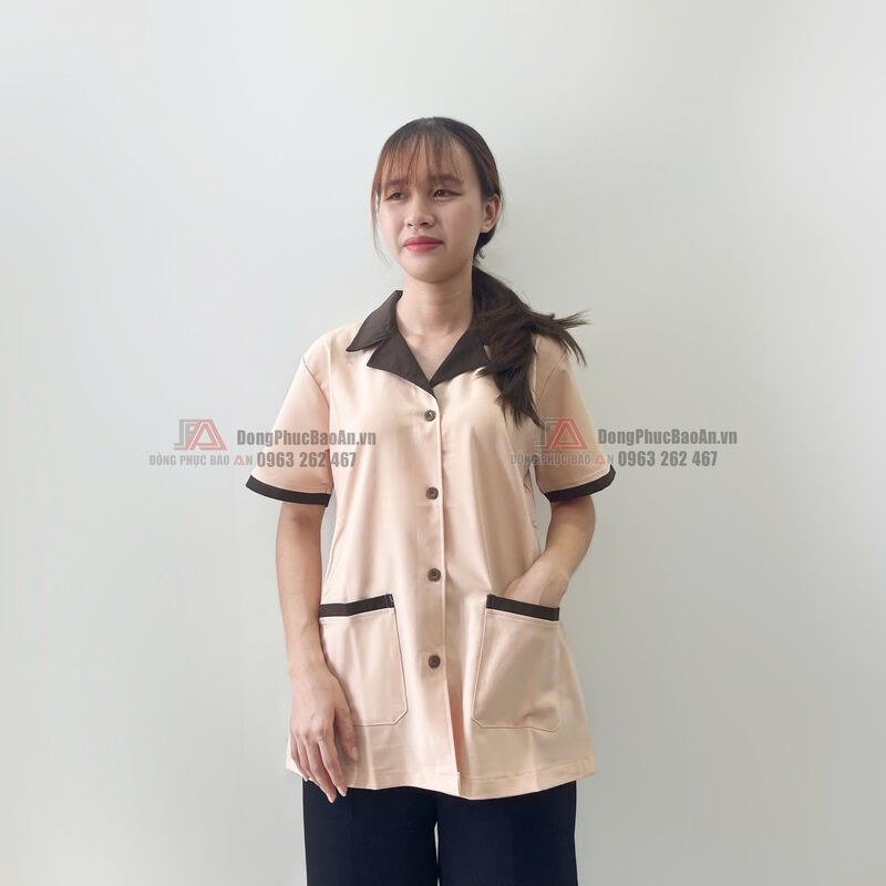 mẫu áo tạp vụ màu cafe phối nâu