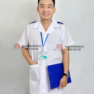 ứng dụng áo blouse sinh viên