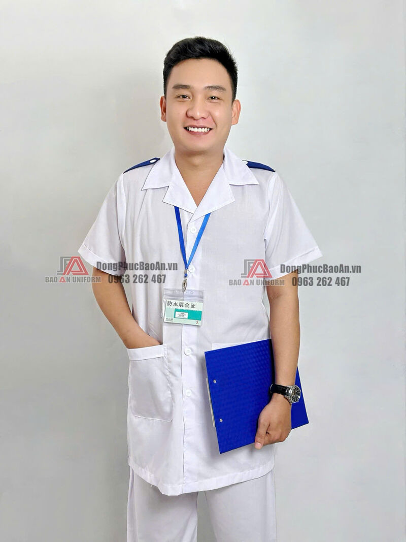 ứng dụng áo blouse sinh viên
