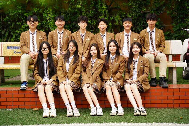 tự thiết kế đồng phục học sinh