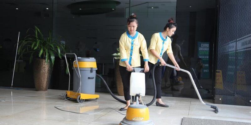 vai trò quần áo tạp vụ