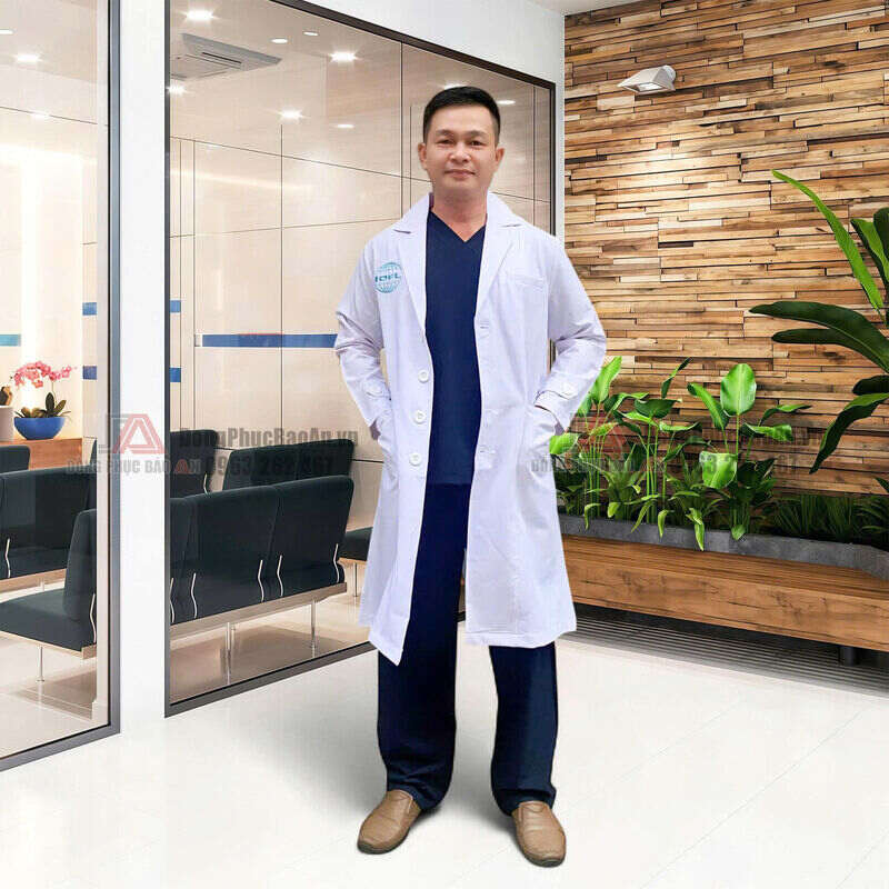 áo bác sĩ thêu tên logo