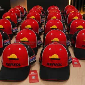 May Nón Kết Sự Kiện Thêu Logo Theo Yêu Cầu REPSOL – Thiết Kế Nổi Bật, Chỉn Chu Từng Chi Tiế